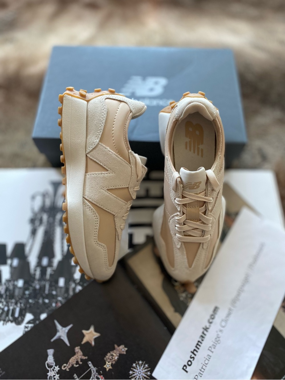 New Balance 327 Sneakers - Picture 7 of 14